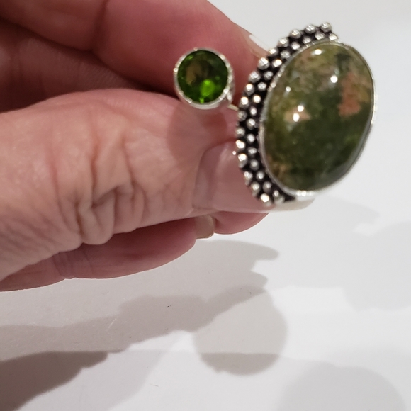 Beautiful, Handmade Unique Unakite Peridot Gem 925 Ring - Picture 6 of 15